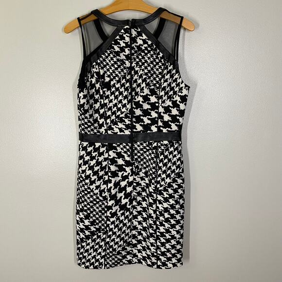 Guess Black White Sleeveless Houndstooth Printed Sheath Dress Size 10 - Picture 6 of 6